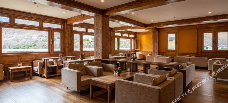 芒康松赞如美山居图片