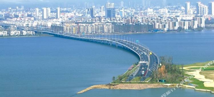 IU酒店(苏州独墅湖高教区月亮湾地铁站店)图片