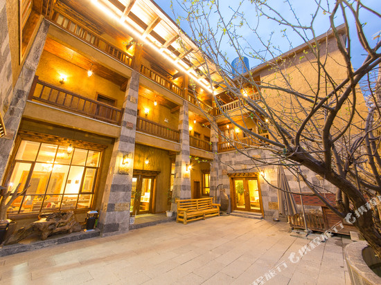 香格里拉泽丹旺姆藏别院(独克宗古城月光广场店)