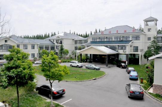 上海龙群度假村