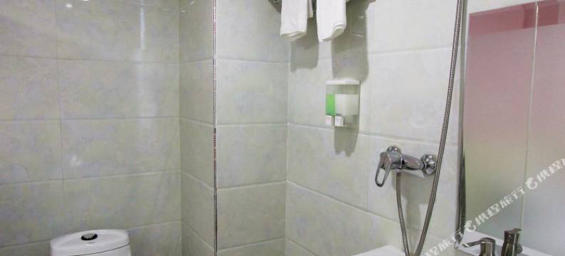 深圳宝源宾馆(翻身地铁站店)图片