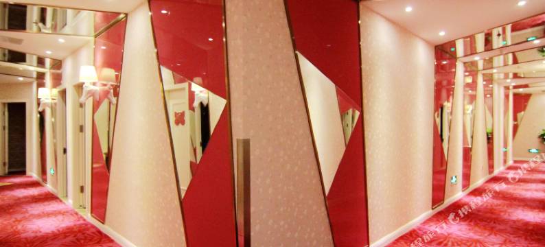 右惑主题酒店(重庆解放碑店)图片