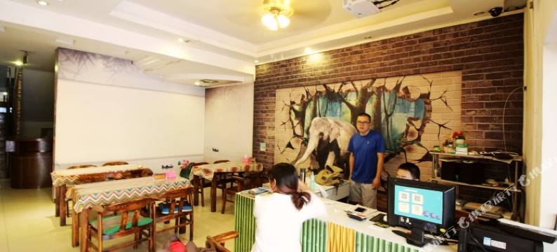 西双版纳早安南国客栈(泼水广场店)图片