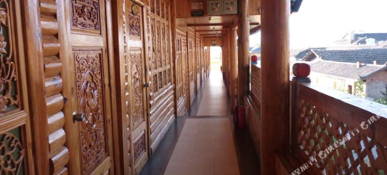 泸沽湖花楼酒店图片