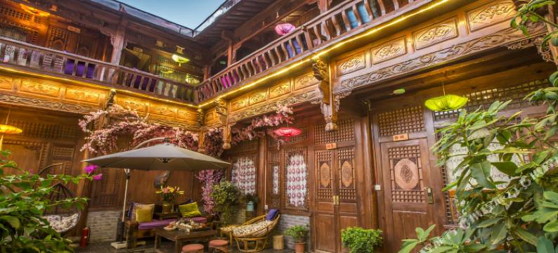 丽江烟花流年客栈图片