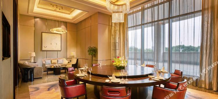 宁波北仑世茂希尔顿逸林酒店图片