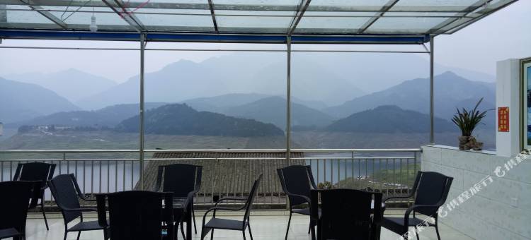 瓦屋山汪金宾馆(雅女湖店)图片