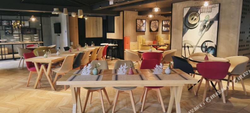 西安大学城亚朵轻居酒店图片