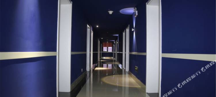 易佰酒店(黄骅市政府信誉楼店)图片