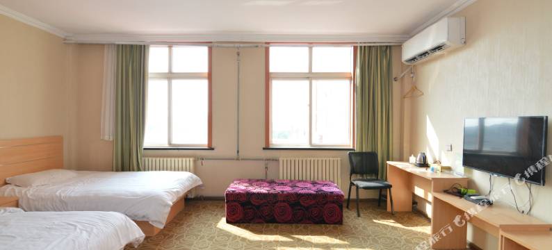 龙港湾主题酒店(青岛崇阳路店)图片