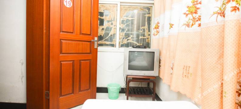 长征招待所(阜阳火车站店)图片