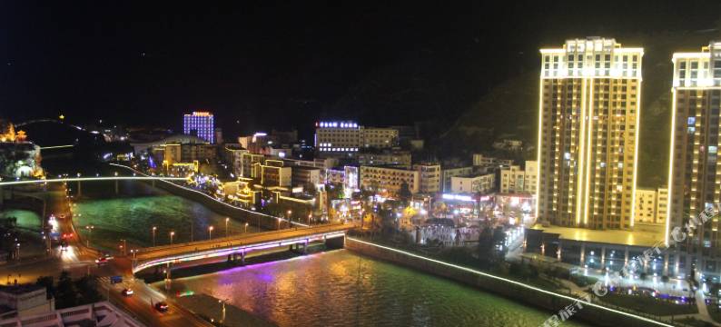 汶川尔玛假日酒店图片