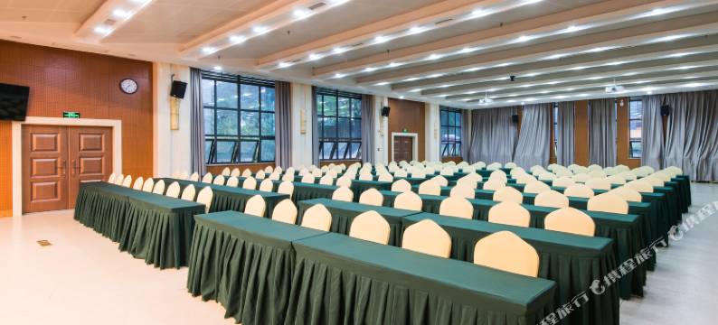 武汉华中师范大学管理教育综合楼图片