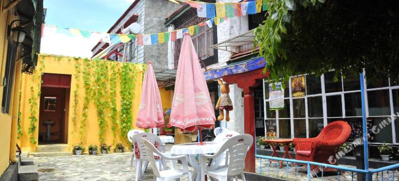 拉萨龙川青年旅舍花园客栈图片