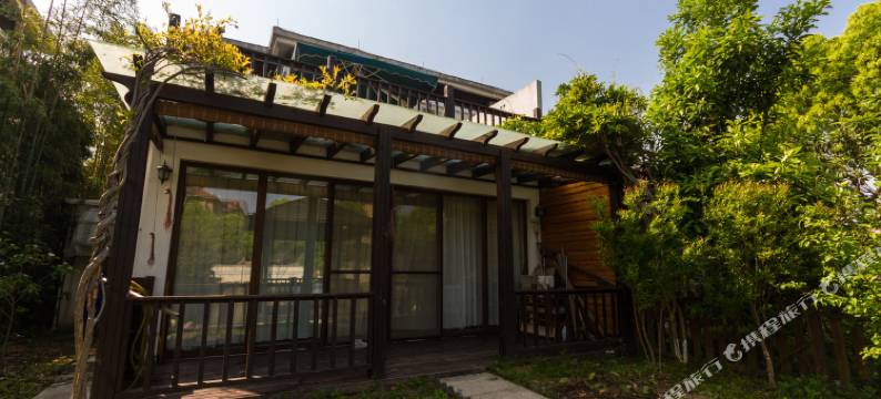 昆山悠静湖边小墅叠拼别墅图片