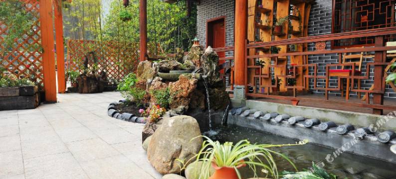 弄月峨眉山居民宿图片