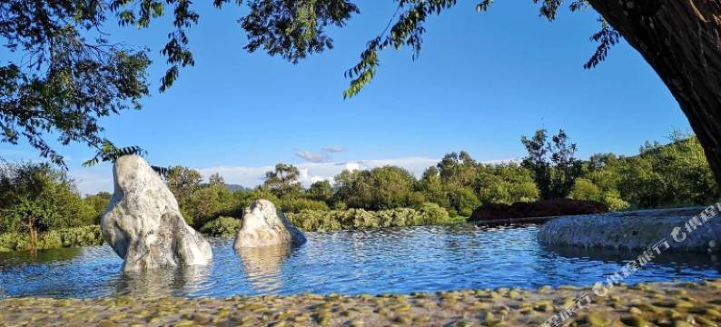 月亮小镇温泉度假酒店(扎兰屯柴河镇总店)图片