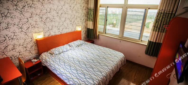 鸿宇酒店(招远体育场店)图片