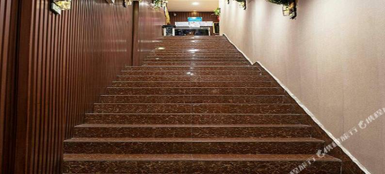 雅安唯雅酒店(廊桥店)图片