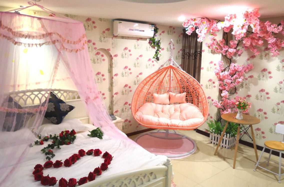Hua Ting Ai Qing Jiu Dian Hotel Reviews And Room Rates - 