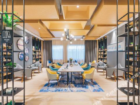 上海新國際博覽中心磁懸浮站亞朵酒店