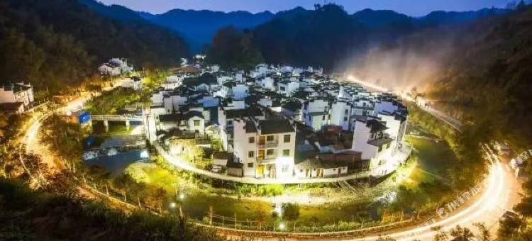 婺源石城赏枫人家(石城红枫叶景区店)图片