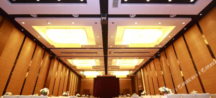 艳阳天新荆楚酒店(黄冈遗爱湖东坡外滩店)图片