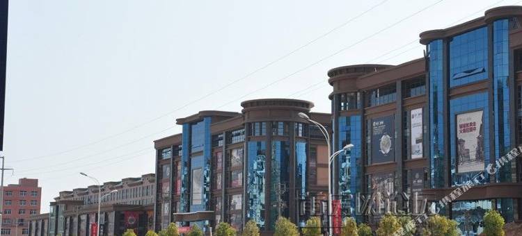 艾里偶寓酒店(三凌广场鲤南美食街店)图片