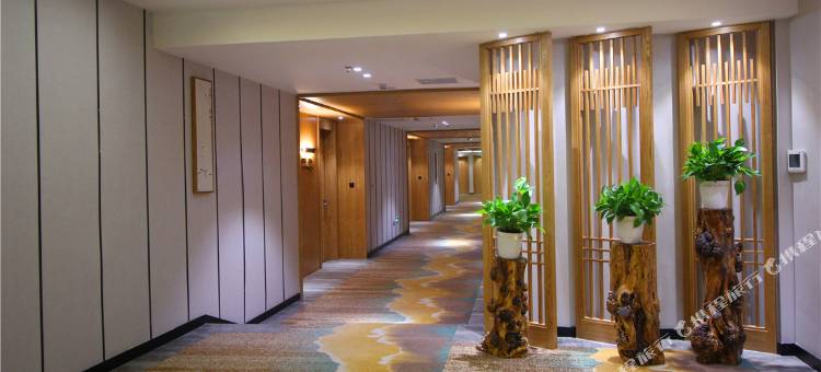 宇辰精品酒店(张掖万家夜市河西学院店)图片