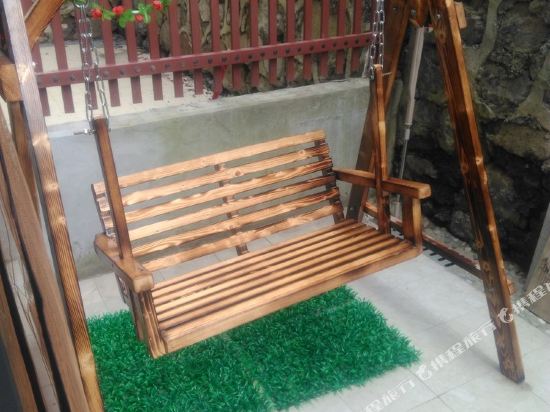 神农架周军公寓(当阳河路分店)