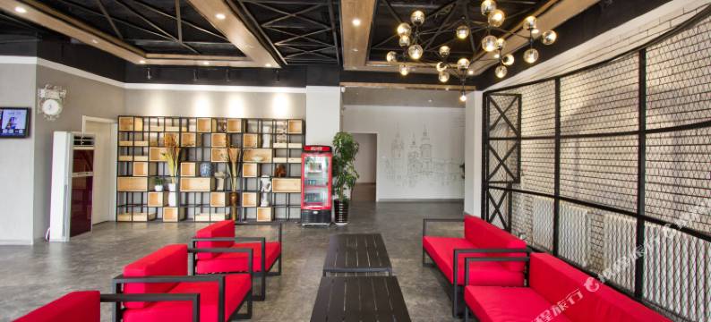 青岛鲲鹏主题酒店图片