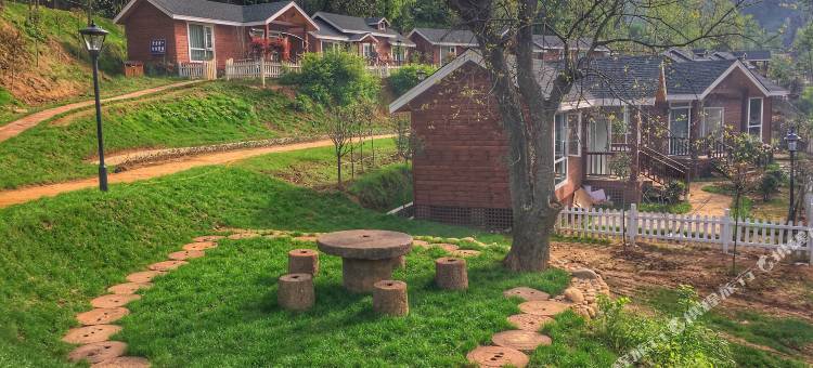 新县大别山露营公园酒店图片