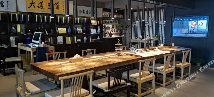 尚书房酒店(武汉工程大学杨家湾地铁站店)图片