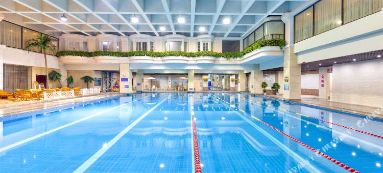 鞍山四海大酒店(鞍山火车站店)图片