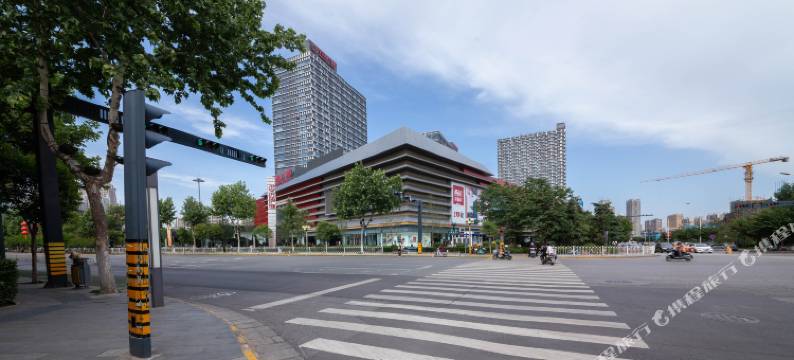 西安水晶岛酒店(省体育馆地铁站高新万达ONE店)图片