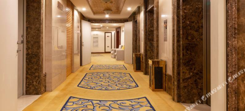 西安水晶岛酒店(省体育馆地铁站高新万达ONE店)图片