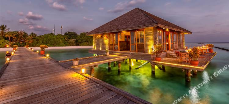 卡曼都岛水疗度假村(Komandoo Island Resort & Spa)图片