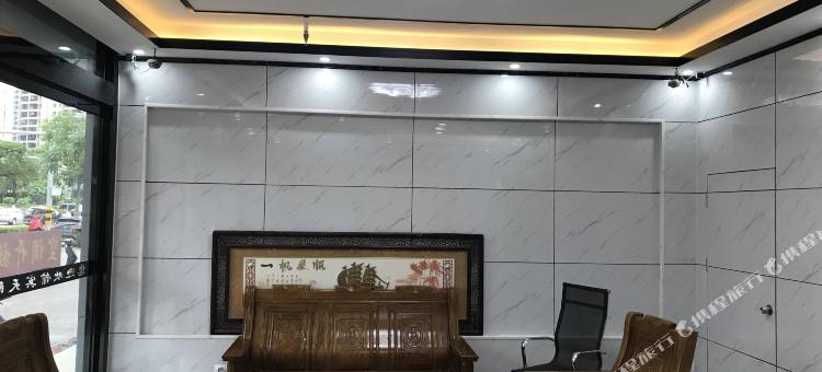 艳阳天酒店(海口国兴大润发店)图片