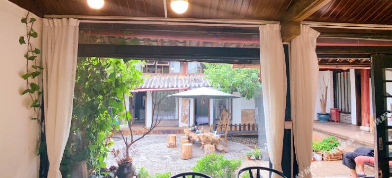 丽江束河小调人文客栈图片