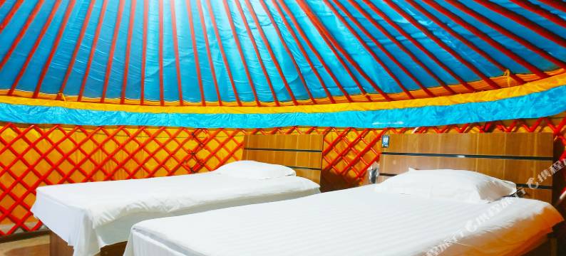 额尔塔拉蒙古包绿色庄园图片