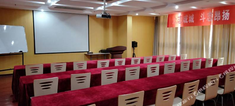 郑州豫鼎商务酒店(北龙湖湿地公园柳林地铁站店)图片