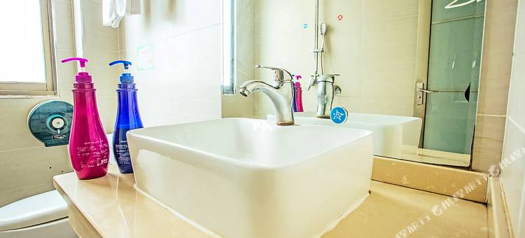 途窝假日酒店(石阡古温泉景区店)图片