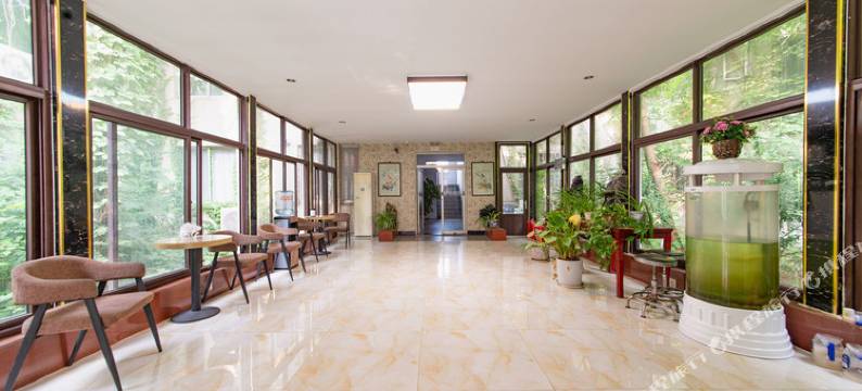 赛菲尔商务宾馆(济南齐鲁医院趵突泉店)图片