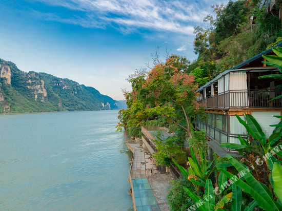 宜昌悦江悬崖酒店