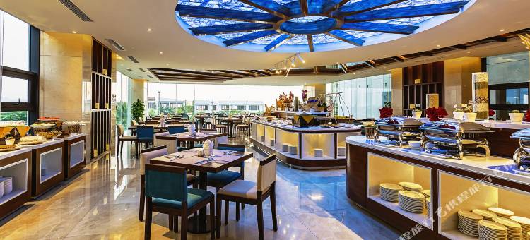 玛席米朗岘港拉海滩酒店(Maximilan Danang Beach Hotel)图片