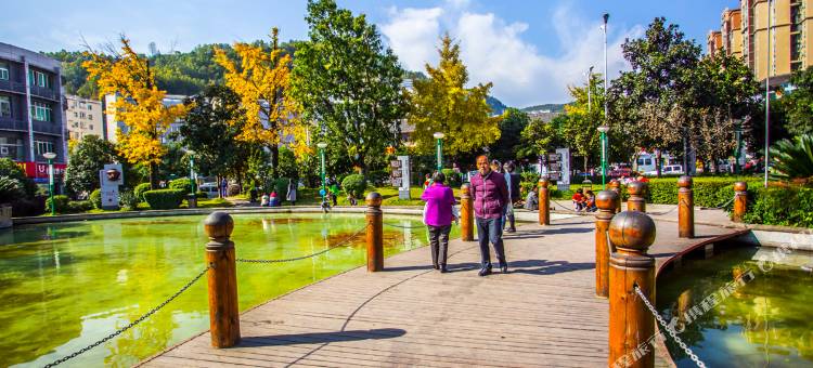 鸿源酒店(南江朝阳广场店)图片