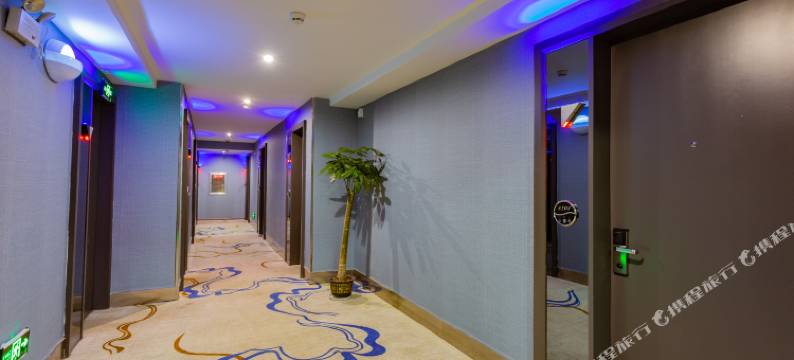 轻住联盟·博涛大酒店(武汉九全嘉国际广场江夏一中店)图片