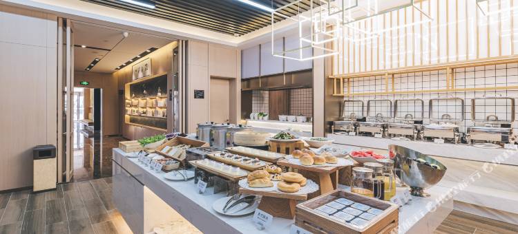 宜尚PLUS酒店(重庆李子坝两路口地铁站店)图片