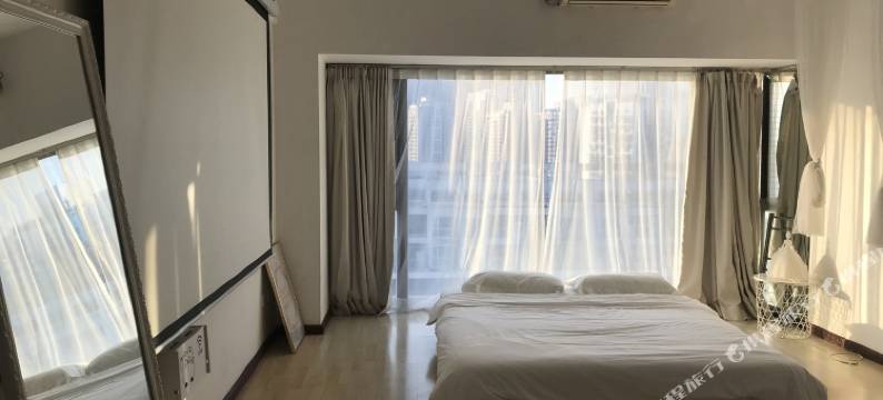 深圳近东门老街地王大厦京基100罗湖口岸公寓(3号店)图片