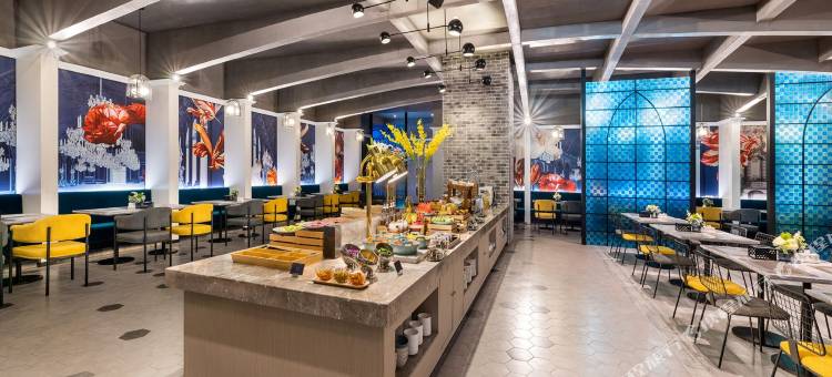 哈尔滨中央大街卓展中心桔子水晶酒店图片